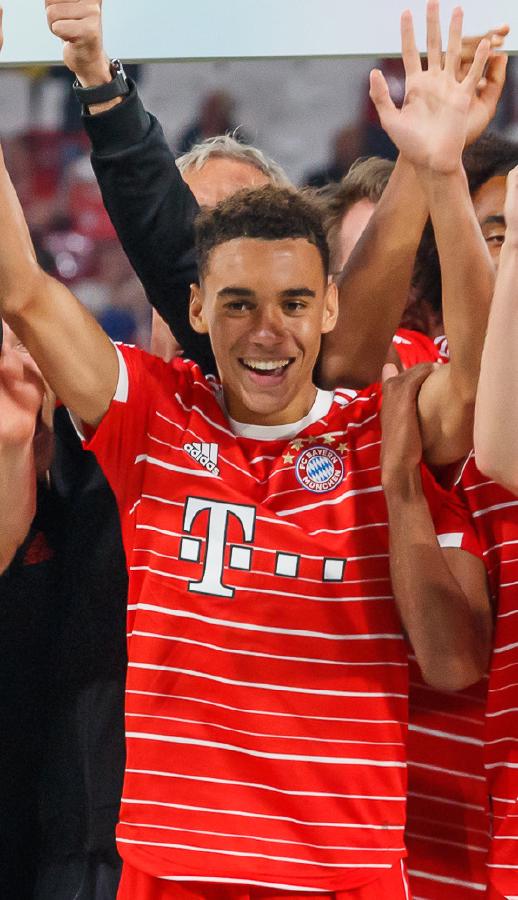 穆夏拉心理成熟度与成长轨迹:天才少年的精神蜕变之路